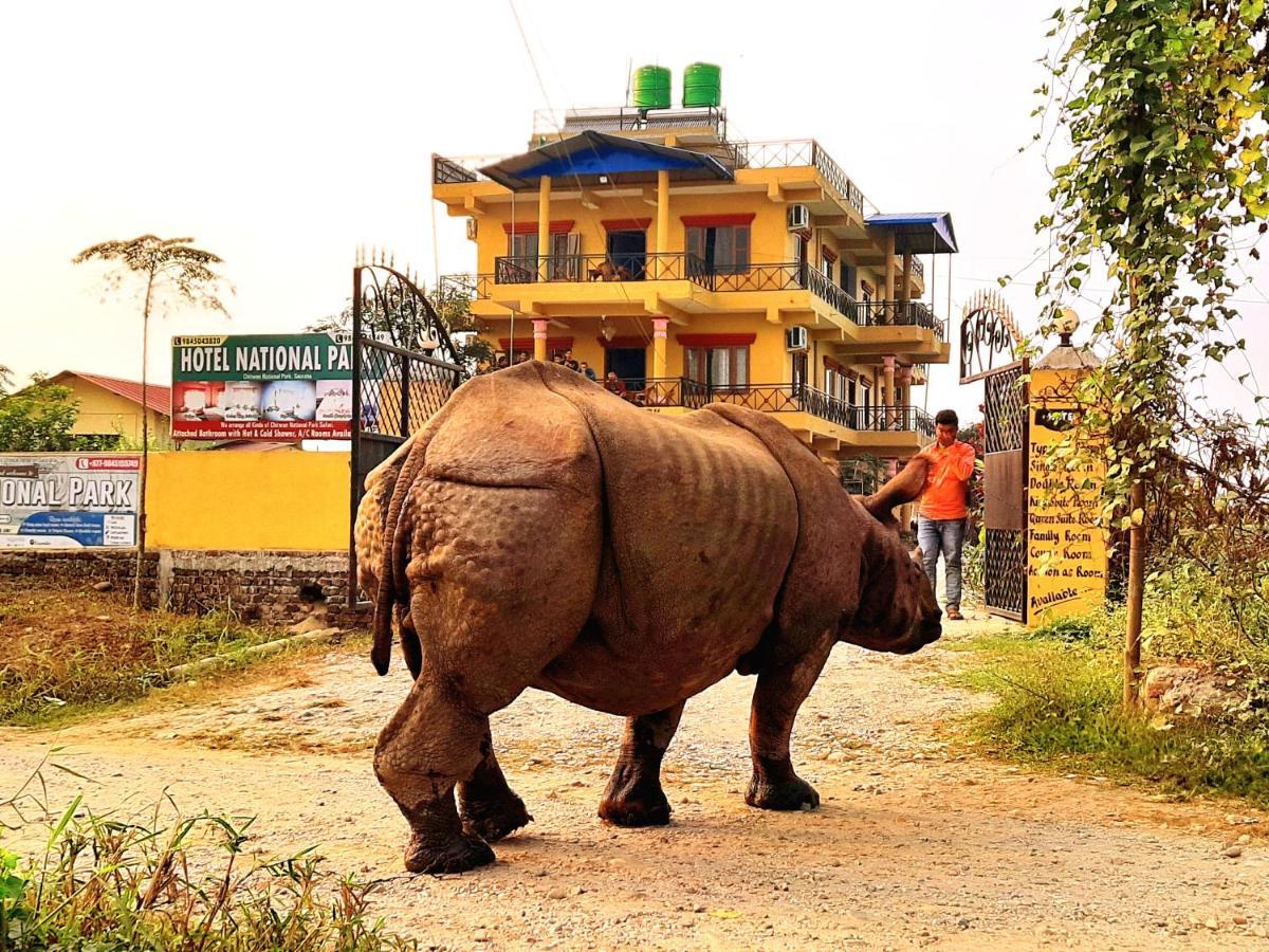 Hotel National Park Sauraha- Homely Stay And Peaceful Location With Jungle Safari Arrangements ภายนอก รูปภาพ