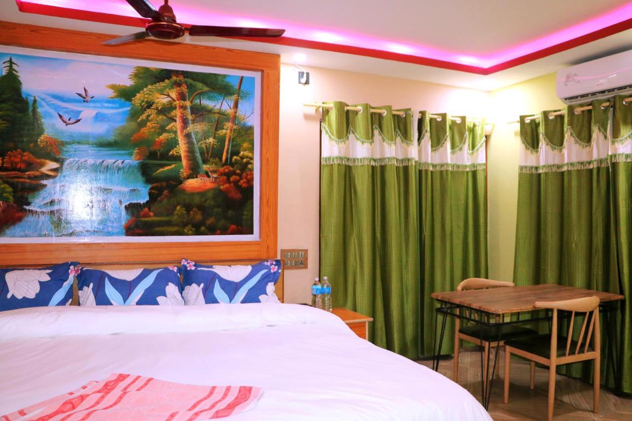 Hotel National Park Sauraha- Homely Stay And Peaceful Location With Jungle Safari Arrangements ภายนอก รูปภาพ