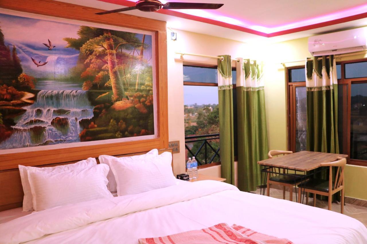 Hotel National Park Sauraha- Homely Stay And Peaceful Location With Jungle Safari Arrangements ภายนอก รูปภาพ