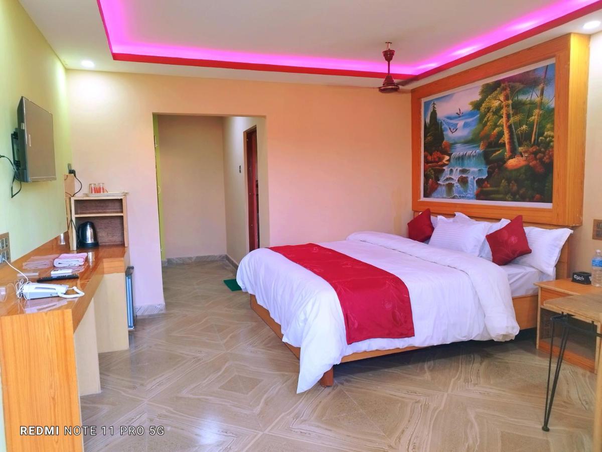Hotel National Park Sauraha- Homely Stay And Peaceful Location With Jungle Safari Arrangements ภายนอก รูปภาพ