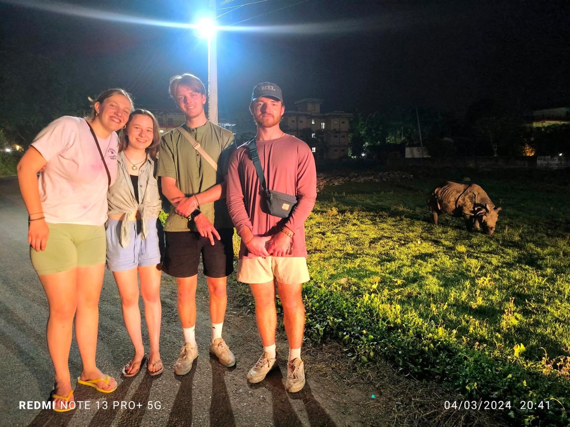 Hotel National Park Sauraha- Homely Stay And Peaceful Location With Jungle Safari Arrangements ภายนอก รูปภาพ
