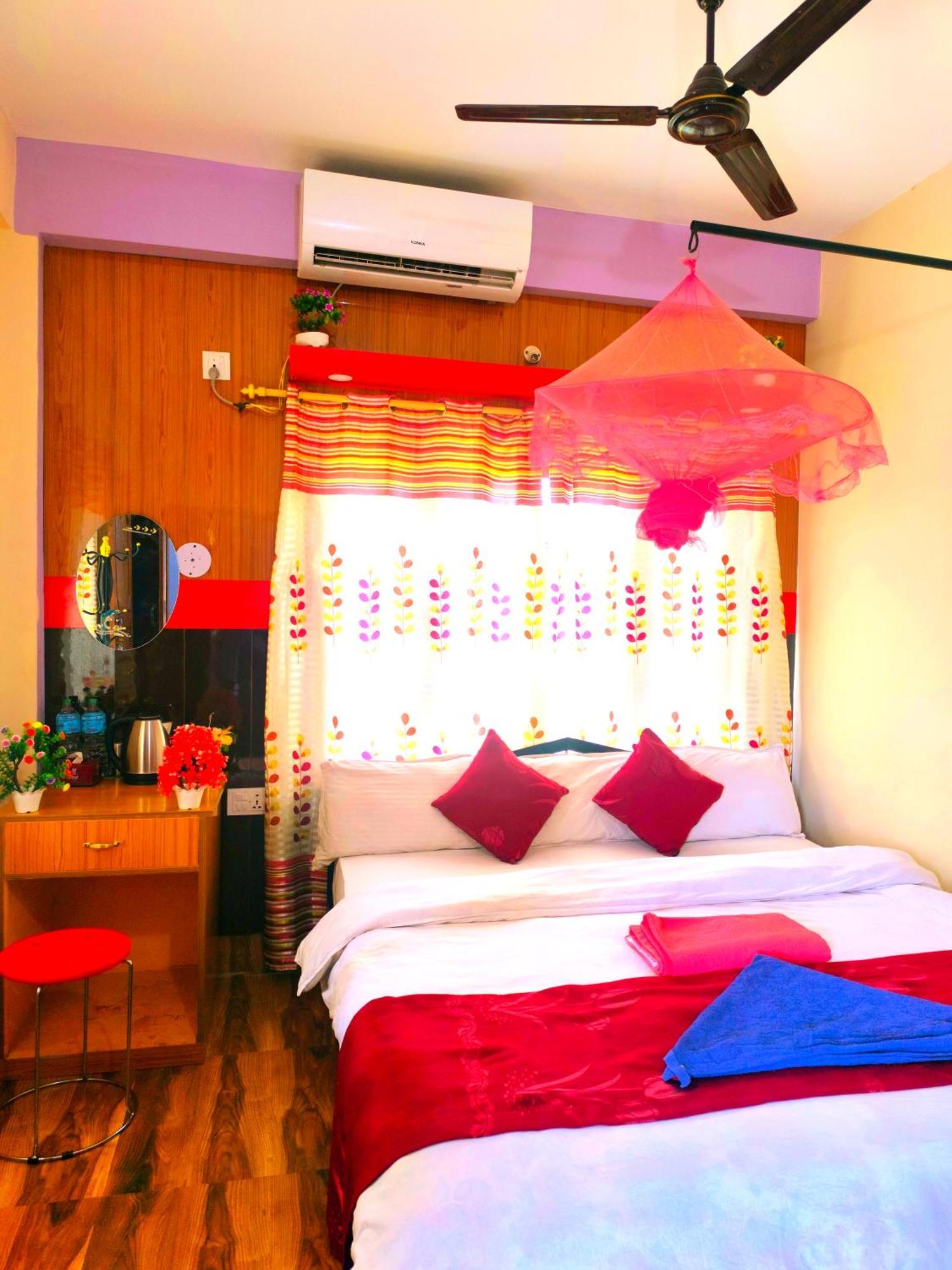 Hotel National Park Sauraha- Homely Stay And Peaceful Location With Jungle Safari Arrangements ภายนอก รูปภาพ